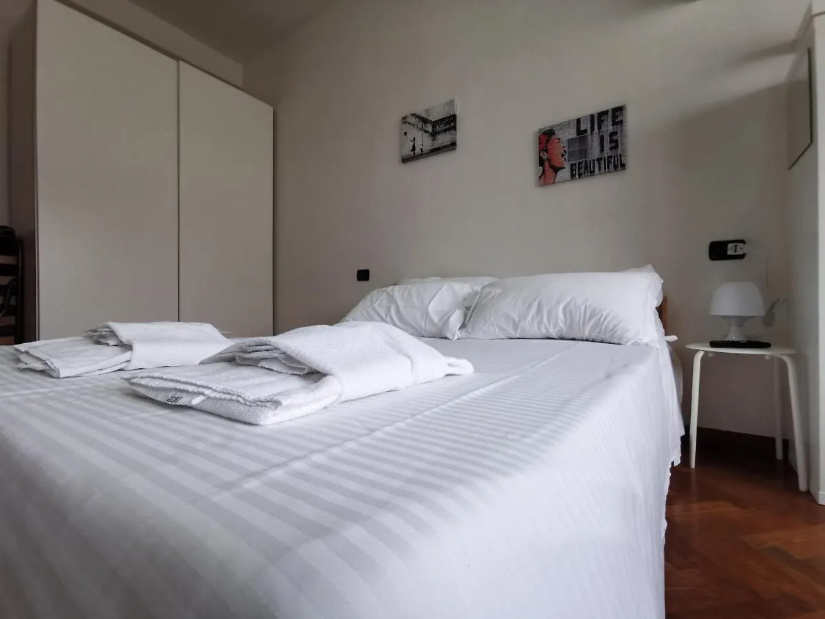 L'Arche Argentina - The Window On The Shopping Street Apartment Milan