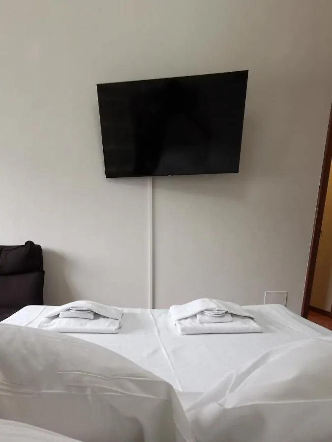 L'Arche Argentina - The Window On The Shopping Street Apartment Milan Italy