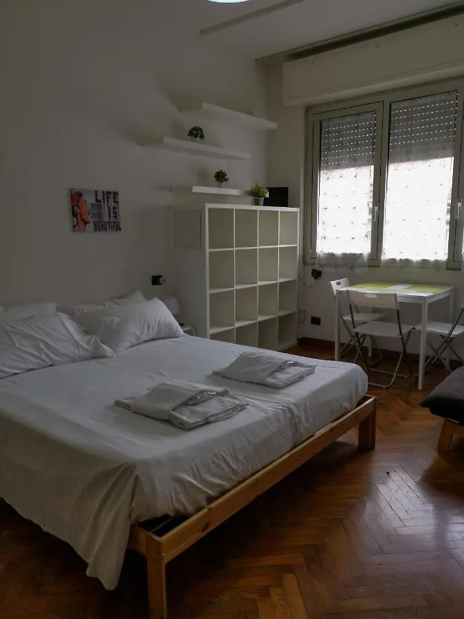 L'Arche Argentina - The Window On The Shopping Street Apartment Milan